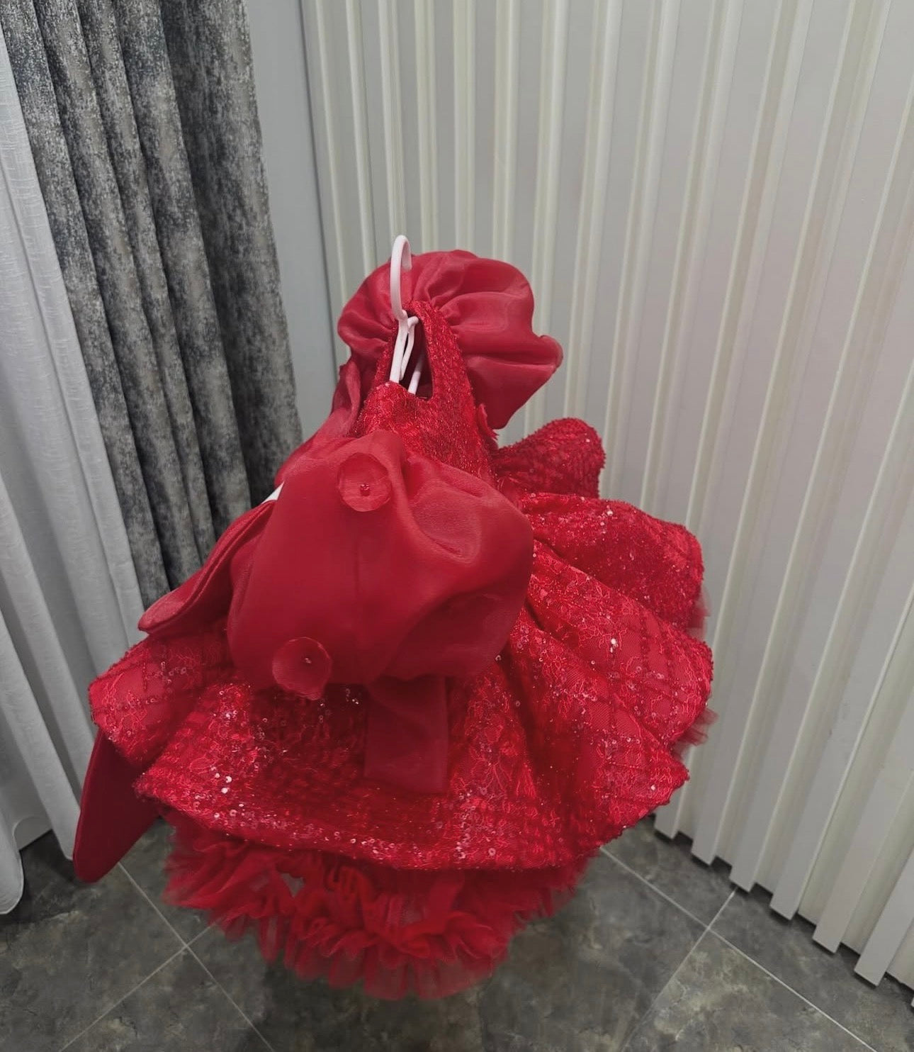 Red Sparkle Queen