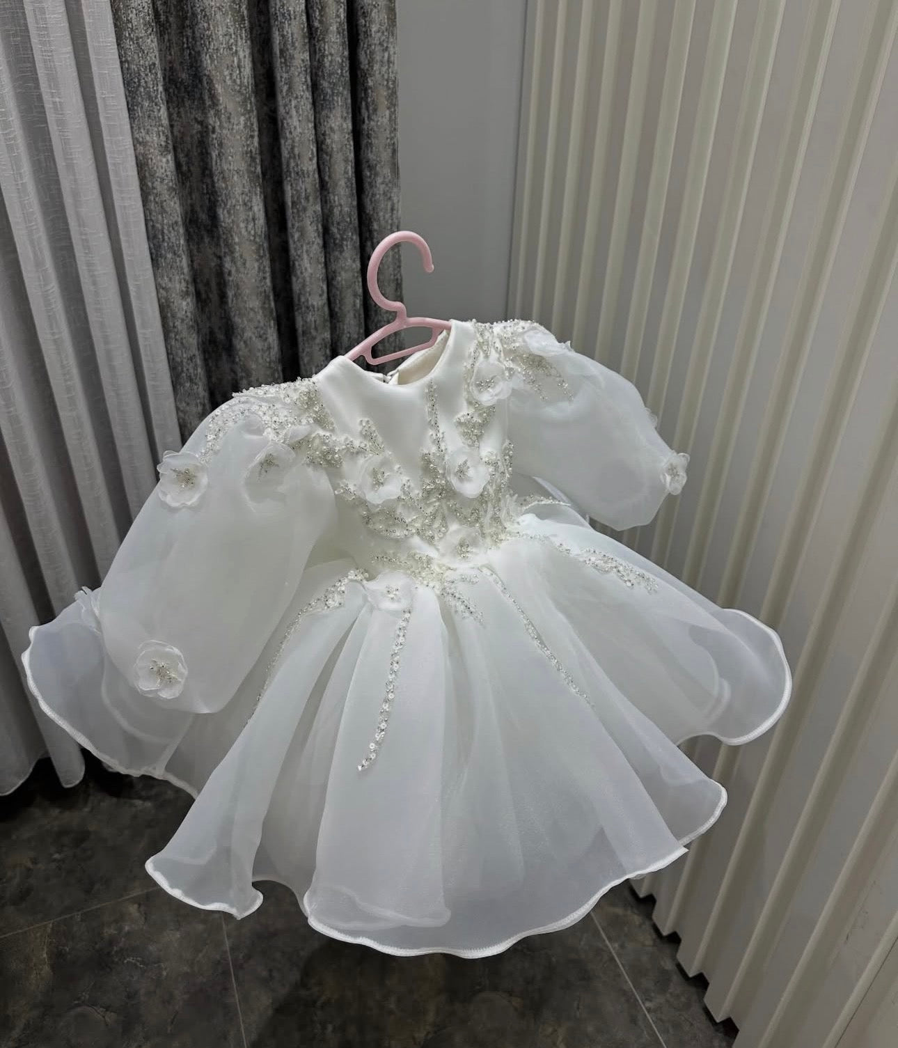 Snow White Elegance